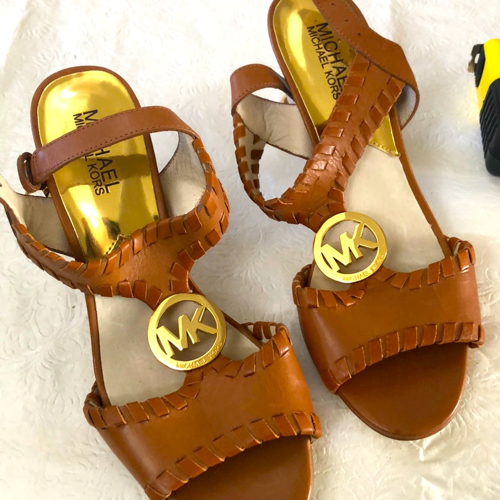 🎈🎉PRICE DROP🎉MICHAEL KORS HEEL   NEW NEW NEW SANDLE.
